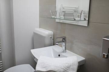 Фото номера Двухместный номер Делюкс с 2 отдельными кроватями Отель Hotel EKA г. Себеш 26